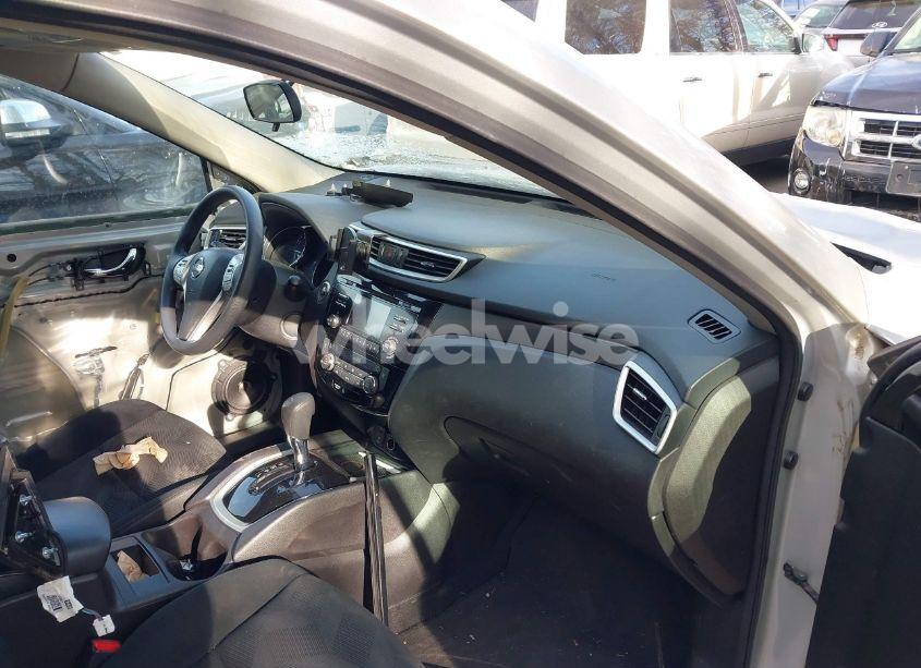 Photo 5 of 2015 Nissan Rogue SV (VIN 5N1AT2MV3FC855761)