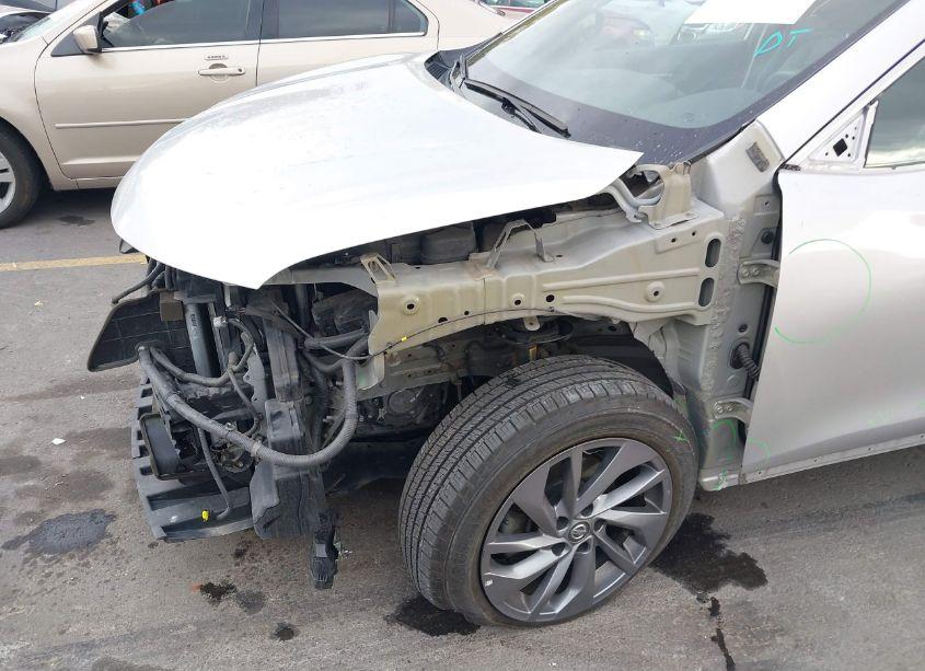 Photo 6 of 2016 Nissan Rogue SL (VIN 5N1AT2MV3GC747514)