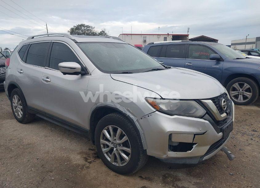 2017 Nissan Rogue SV (VIN 5N1AT2MV3HC770146) main photo