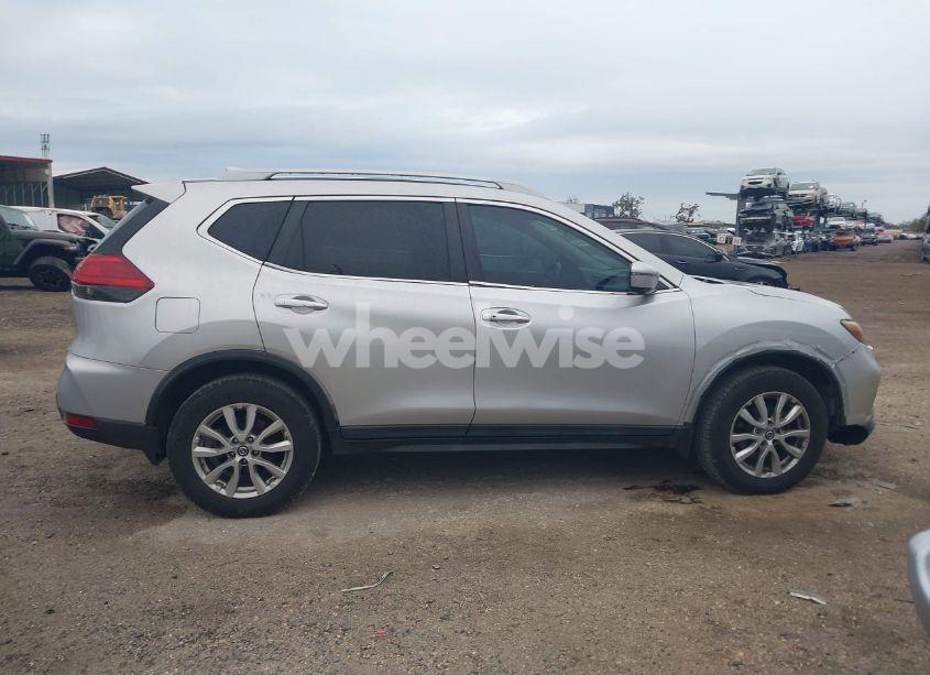 Photo 13 of 2017 Nissan Rogue SV (VIN 5N1AT2MV3HC770146)