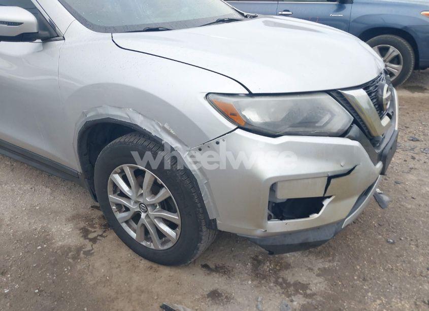 Photo 19 of 2017 Nissan Rogue SV (VIN 5N1AT2MV3HC770146)