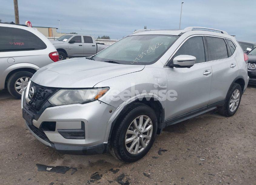 Photo 2 of 2017 Nissan Rogue SV (VIN 5N1AT2MV3HC770146)