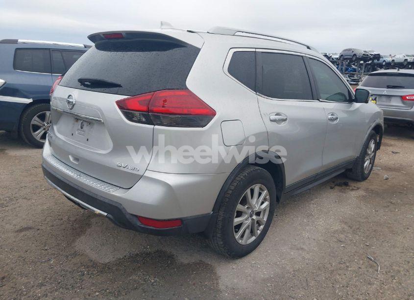 Photo 4 of 2017 Nissan Rogue SV (VIN 5N1AT2MV3HC770146)