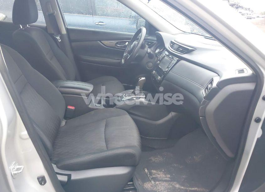 Photo 5 of 2017 Nissan Rogue SV (VIN 5N1AT2MV3HC770146)