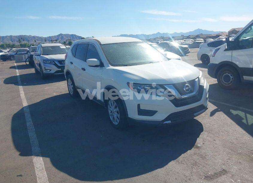2017 Nissan Rogue S (VIN 5N1AT2MV3HC825257) main photo