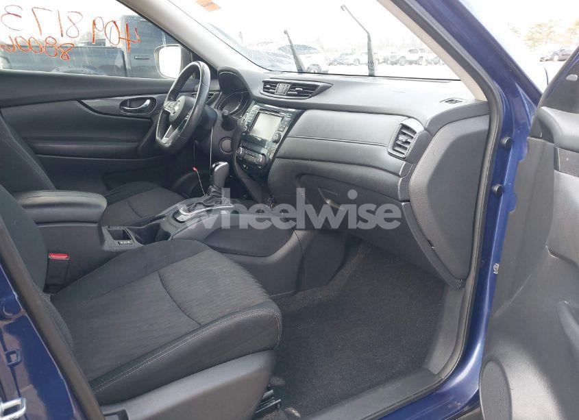 Photo 5 of 2017 Nissan Rogue SV (VIN 5N1AT2MV3HC876208)