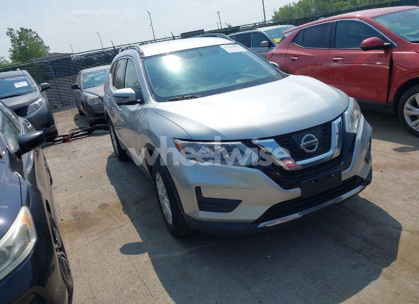 2017 Nissan Rogue SV (VIN 5N1AT2MV3HC895860) main photo