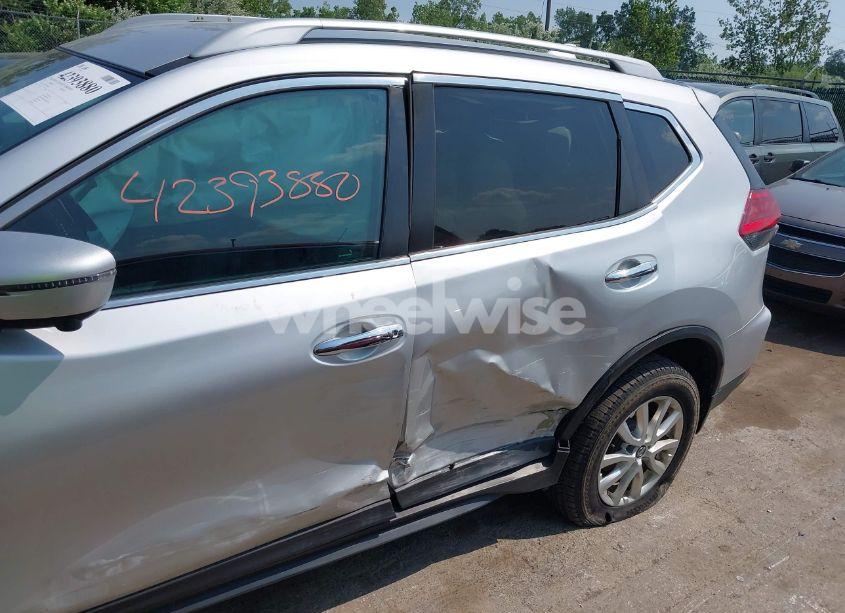 Photo 14 of 2017 Nissan Rogue SV (VIN 5N1AT2MV3HC895860)