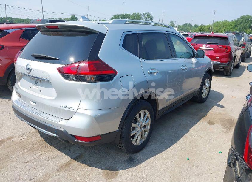 Photo 4 of 2017 Nissan Rogue SV (VIN 5N1AT2MV3HC895860)