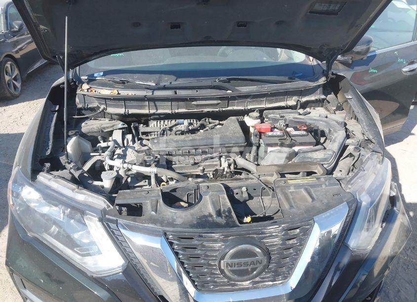 Photo 10 of 2018 Nissan Rogue SV (VIN 5N1AT2MV3JC727352)