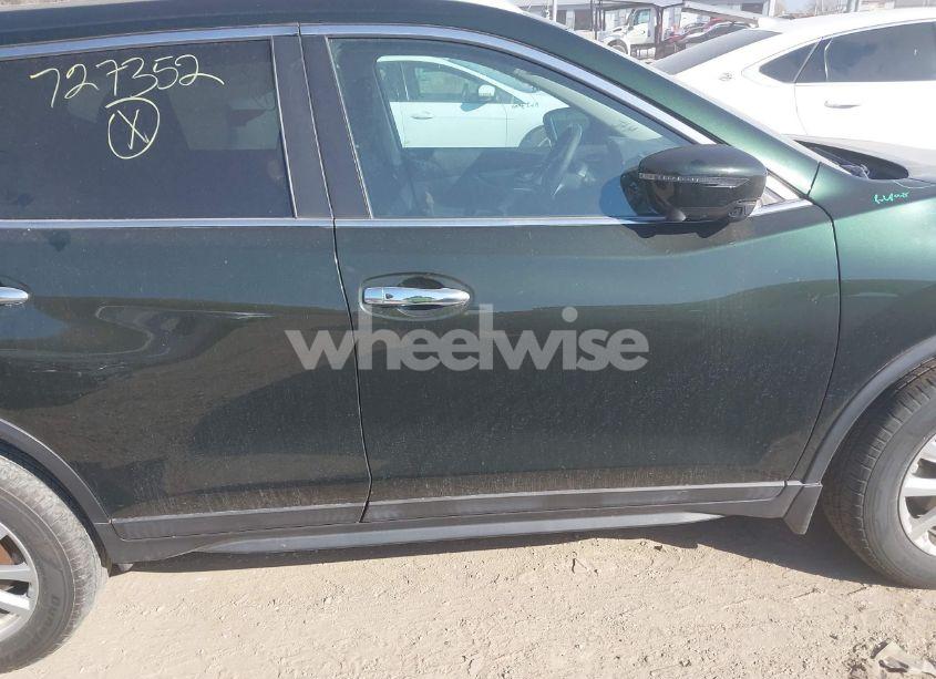 Photo 13 of 2018 Nissan Rogue SV (VIN 5N1AT2MV3JC727352)