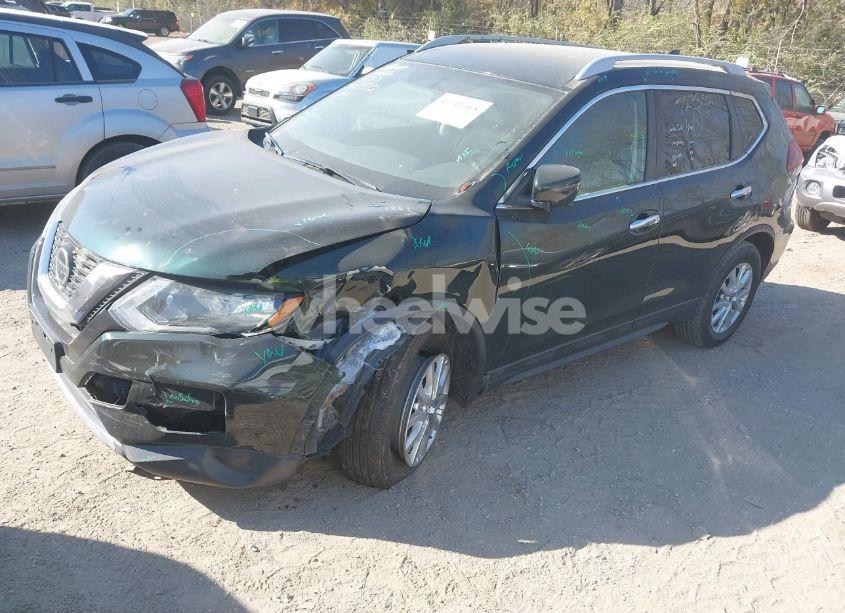 Photo 2 of 2018 Nissan Rogue SV (VIN 5N1AT2MV3JC727352)