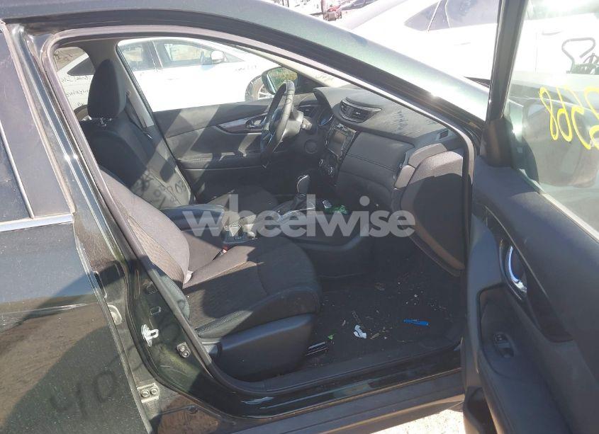 Photo 5 of 2018 Nissan Rogue SV (VIN 5N1AT2MV3JC727352)