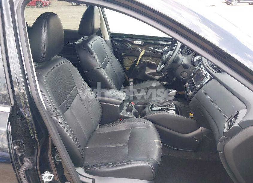 Photo 5 of 2018 Nissan Rogue SL (VIN 5N1AT2MV3JC730591)