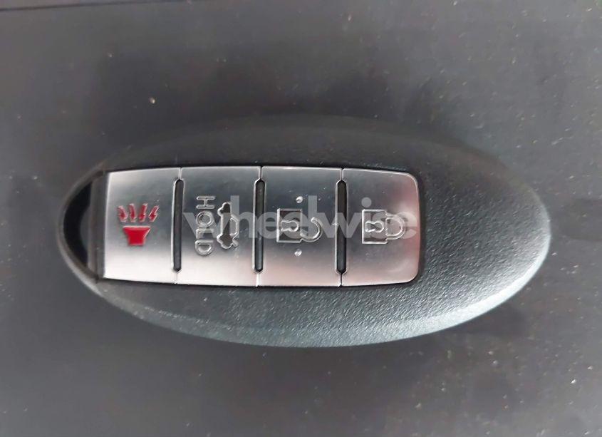 Photo 11 of 2018 Nissan Rogue SV (VIN 5N1AT2MV3JC743454)