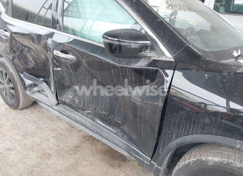 Photo 6 of 2018 Nissan Rogue SV (VIN 5N1AT2MV3JC743454)