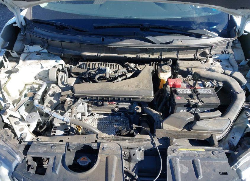 Photo 10 of 2018 Nissan Rogue SV (VIN 5N1AT2MV3JC745494)