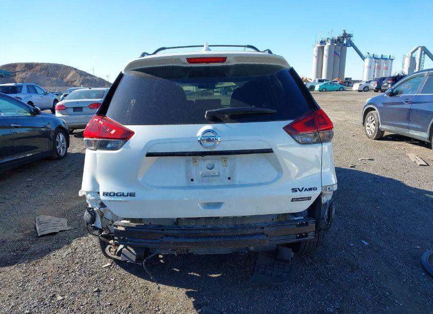 Photo 17 of 2018 Nissan Rogue SV (VIN 5N1AT2MV3JC745494)