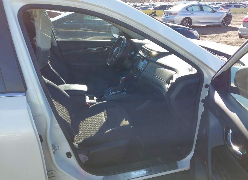 Photo 5 of 2018 Nissan Rogue SV (VIN 5N1AT2MV3JC745494)