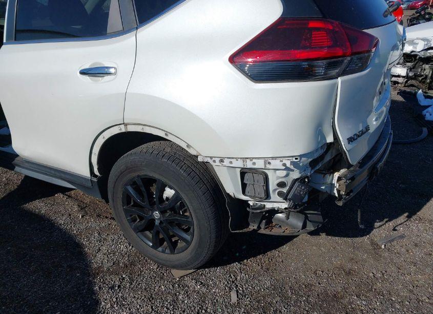 Photo 6 of 2018 Nissan Rogue SV (VIN 5N1AT2MV3JC745494)