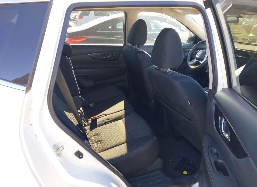 Photo 8 of 2018 Nissan Rogue SV (VIN 5N1AT2MV3JC745494)