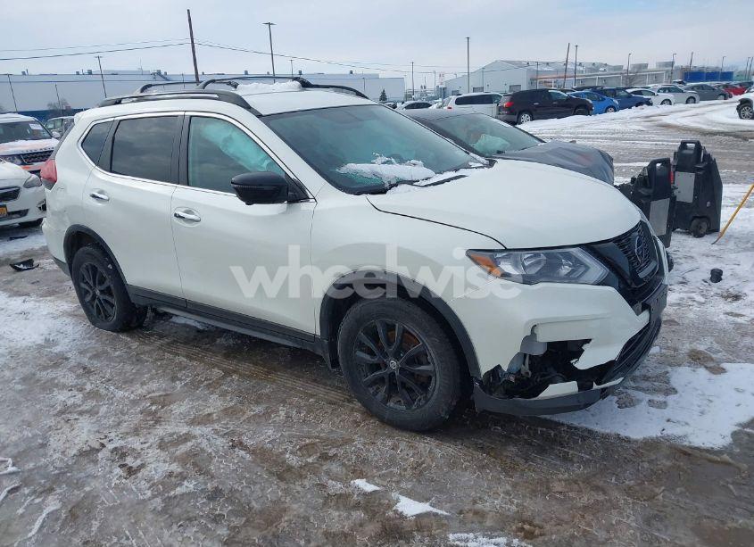 2018 Nissan Rogue SV (VIN 5N1AT2MV3JC746886) main photo