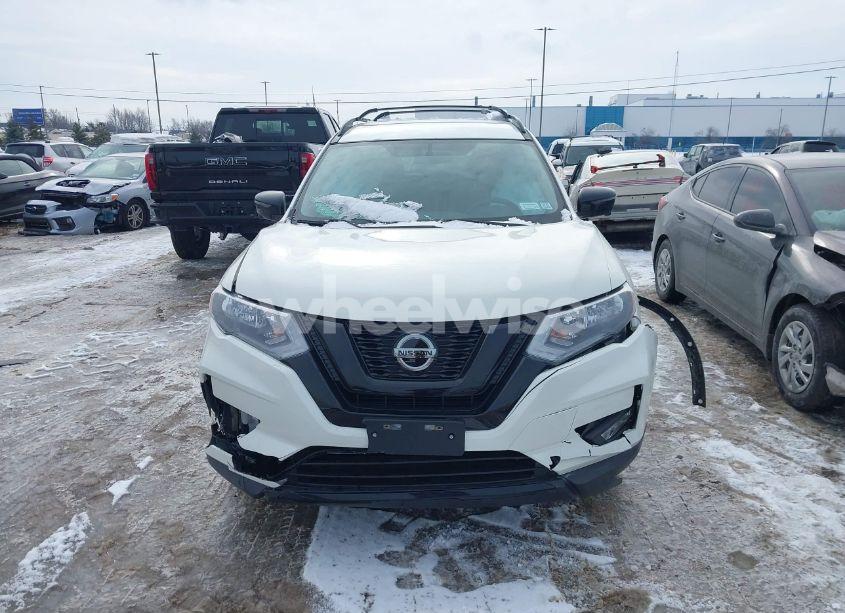 Photo 12 of 2018 Nissan Rogue SV (VIN 5N1AT2MV3JC746886)