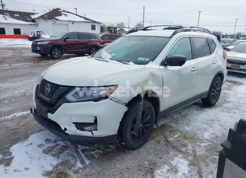 Photo 2 of 2018 Nissan Rogue SV (VIN 5N1AT2MV3JC746886)