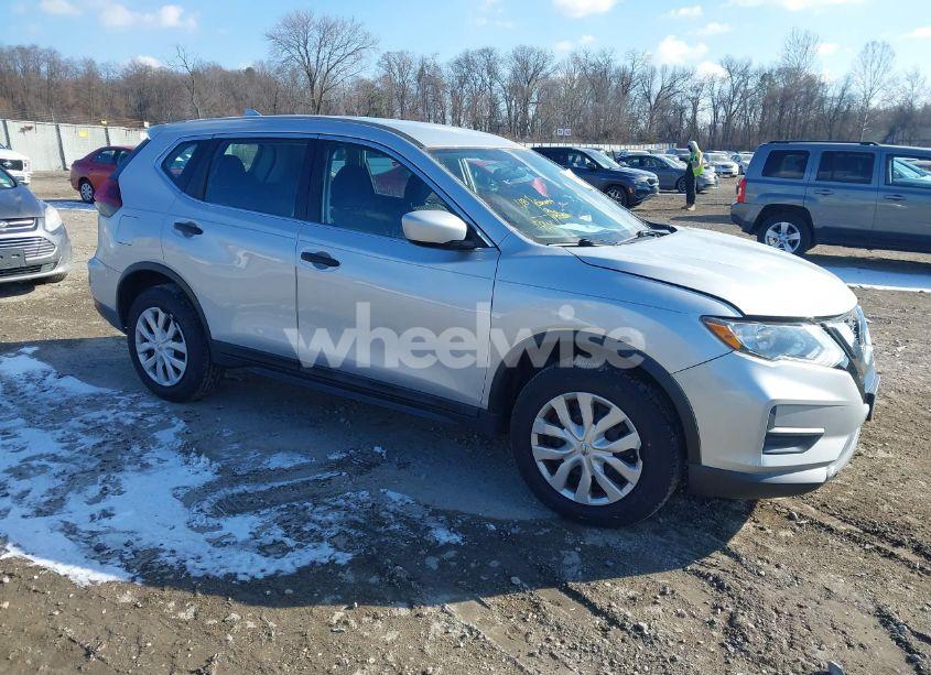 2018 Nissan Rogue S (VIN 5N1AT2MV3JC748525) main photo