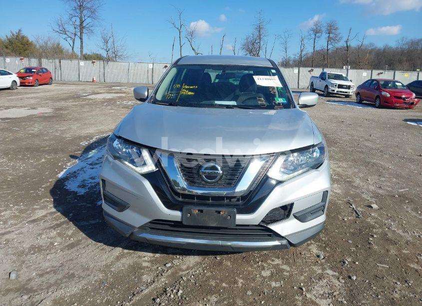 Photo 11 of 2018 Nissan Rogue S (VIN 5N1AT2MV3JC748525)