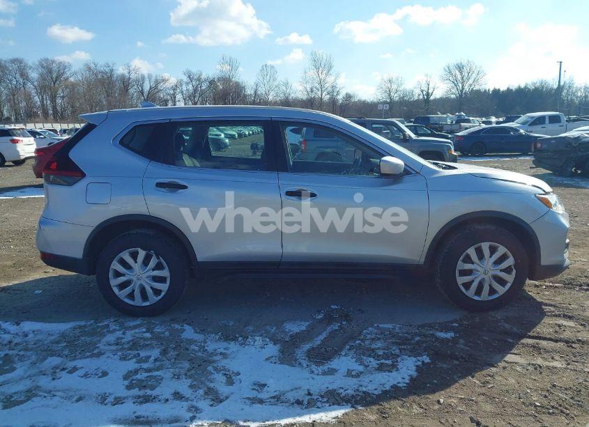 Photo 12 of 2018 Nissan Rogue S (VIN 5N1AT2MV3JC748525)