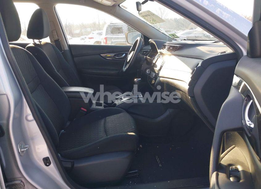 Photo 4 of 2018 Nissan Rogue S (VIN 5N1AT2MV3JC748525)