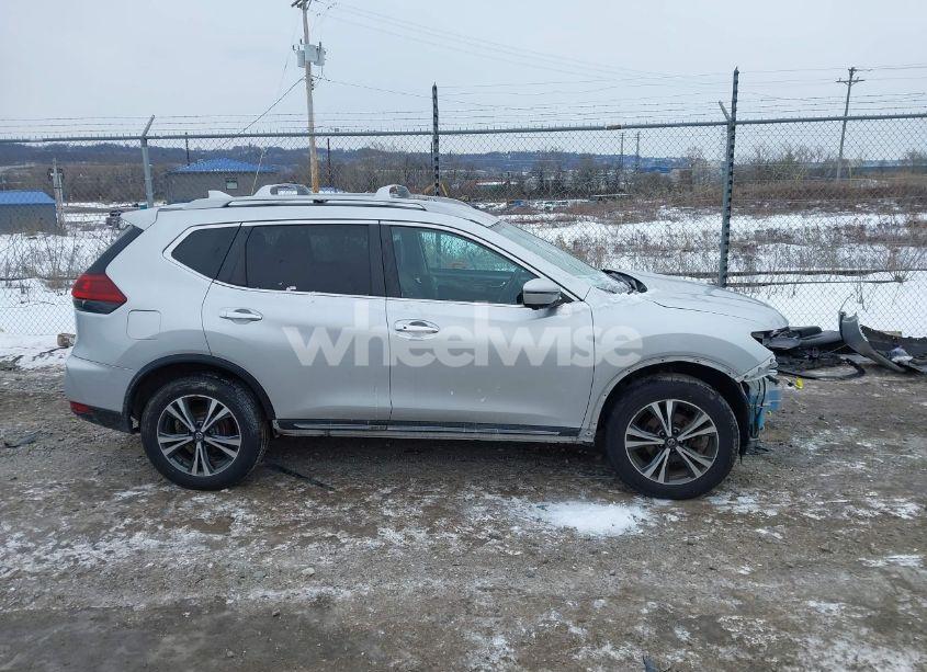 Photo 14 of 2018 Nissan Rogue SL (VIN 5N1AT2MV3JC784067)
