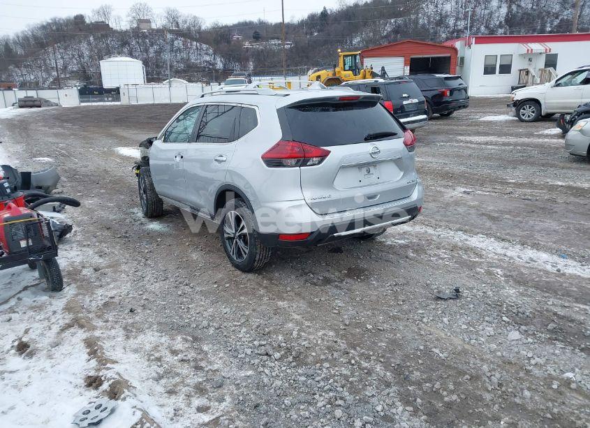 Photo 3 of 2018 Nissan Rogue SL (VIN 5N1AT2MV3JC784067)