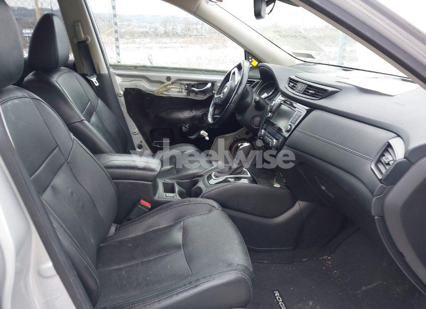 Photo 5 of 2018 Nissan Rogue SL (VIN 5N1AT2MV3JC784067)