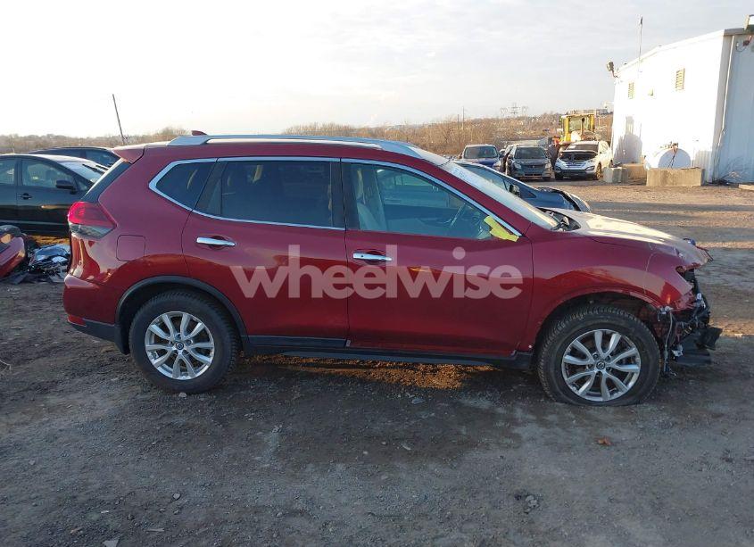 Photo 14 of 2018 Nissan Rogue SV (VIN 5N1AT2MV3JC790466)