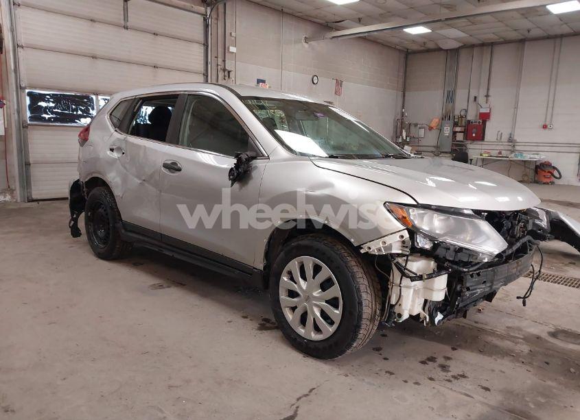 2018 Nissan Rogue S (VIN 5N1AT2MV3JC791990) main photo