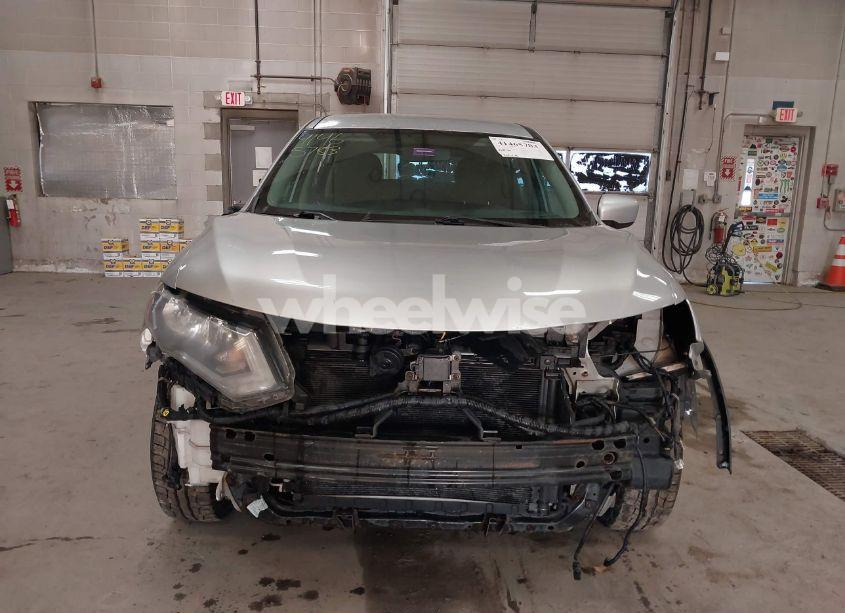 Photo 13 of 2018 Nissan Rogue S (VIN 5N1AT2MV3JC791990)