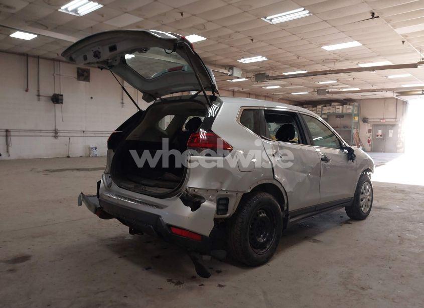 Photo 4 of 2018 Nissan Rogue S (VIN 5N1AT2MV3JC791990)