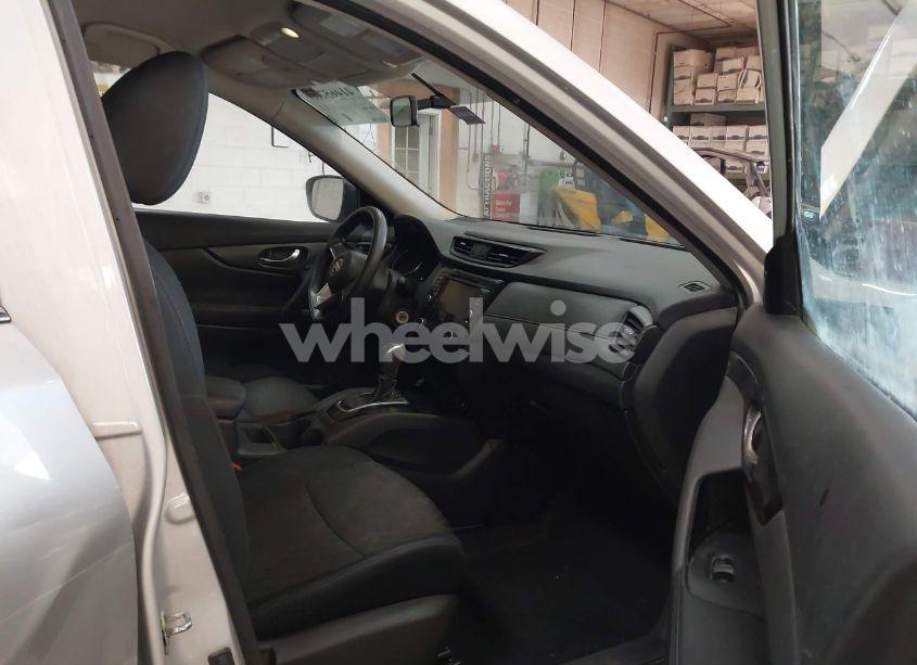 Photo 5 of 2018 Nissan Rogue S (VIN 5N1AT2MV3JC791990)