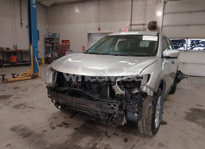 Photo 6 of 2018 Nissan Rogue S (VIN 5N1AT2MV3JC791990)