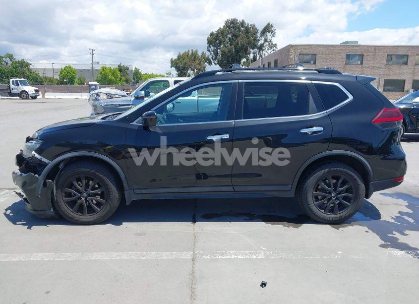 Photo 14 of 2018 Nissan Rogue SV (VIN 5N1AT2MV3JC836362)