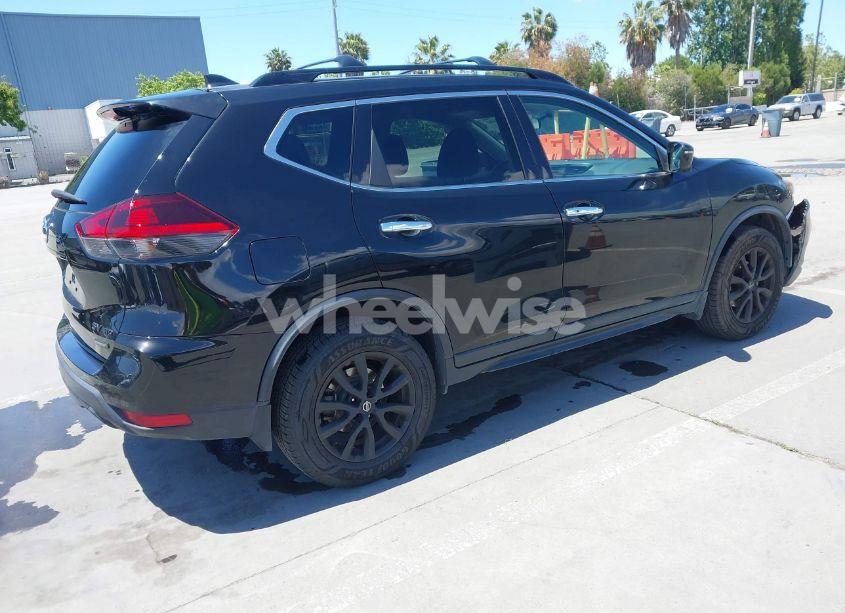 Photo 4 of 2018 Nissan Rogue SV (VIN 5N1AT2MV3JC836362)