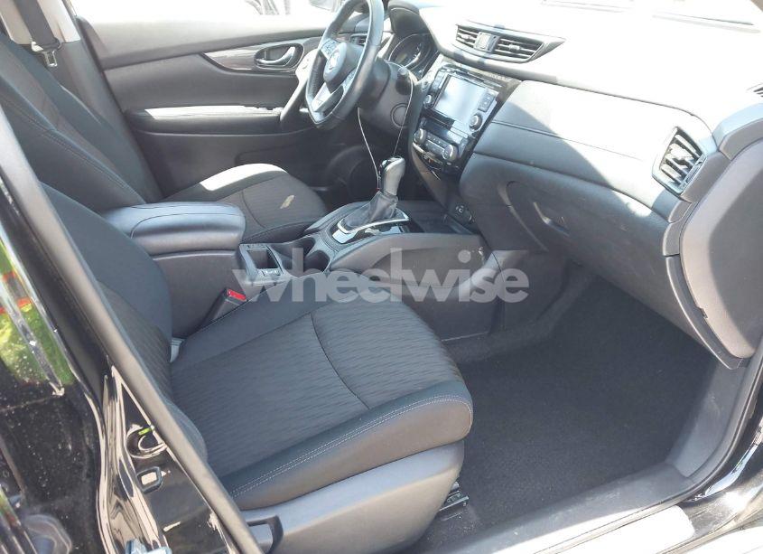 Photo 5 of 2018 Nissan Rogue SV (VIN 5N1AT2MV3JC836362)