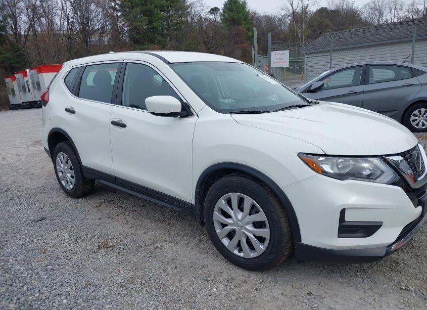 2018 Nissan Rogue S (VIN 5N1AT2MV3JC839360) main photo