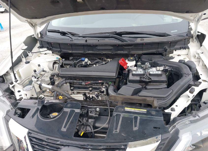 Photo 10 of 2018 Nissan Rogue S (VIN 5N1AT2MV3JC839360)