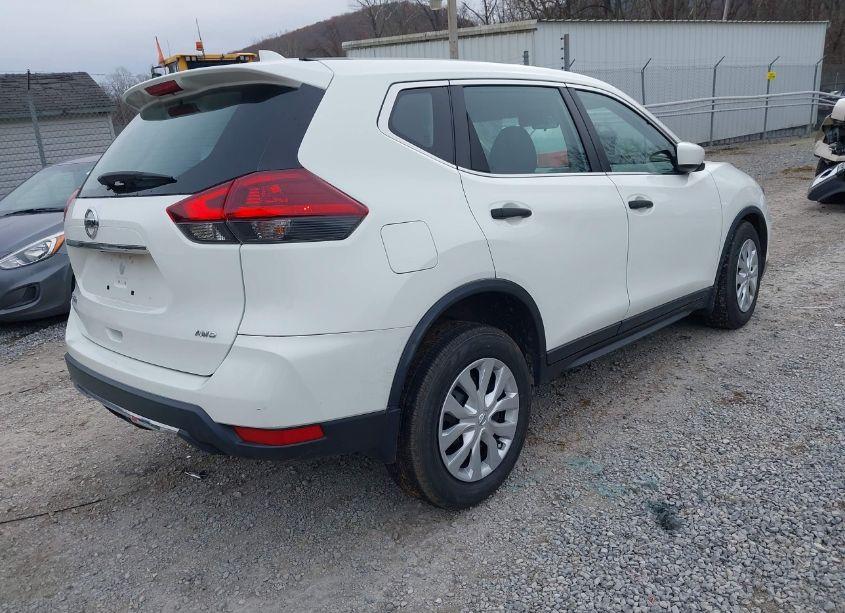 Photo 4 of 2018 Nissan Rogue S (VIN 5N1AT2MV3JC839360)