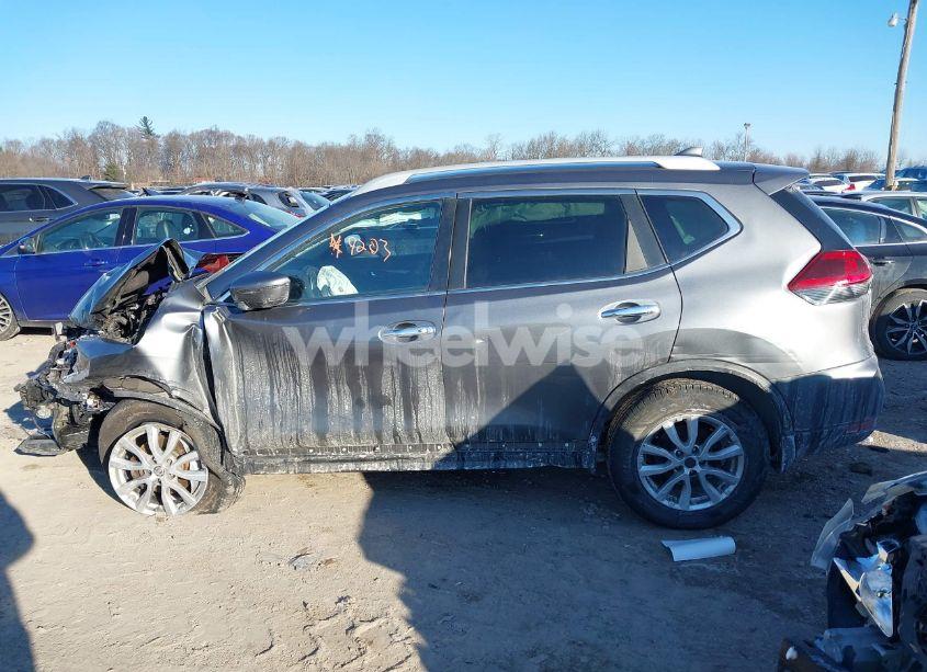 Photo 14 of 2019 Nissan Rogue SV (VIN 5N1AT2MV3KC732262)