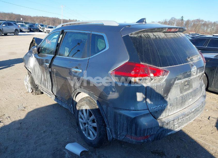 Photo 3 of 2019 Nissan Rogue SV (VIN 5N1AT2MV3KC732262)