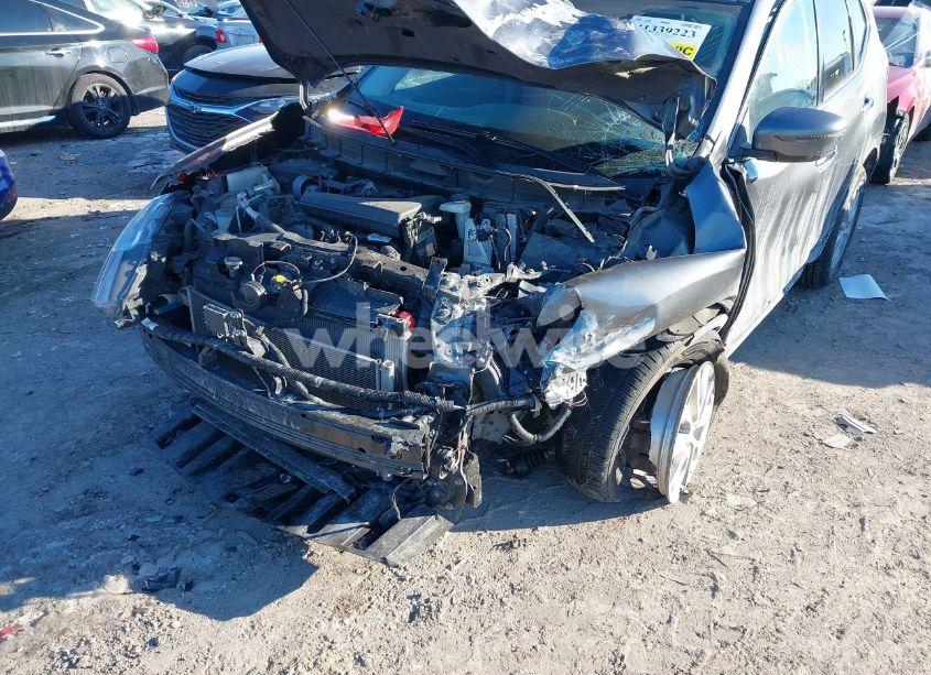 Photo 6 of 2019 Nissan Rogue SV (VIN 5N1AT2MV3KC732262)